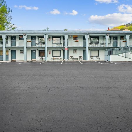 Country Town N' Suites Гатлинбург Экстерьер фото
