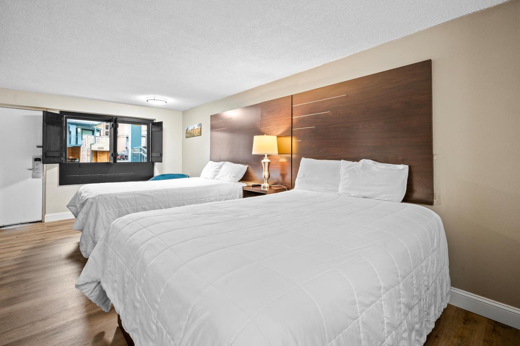Country Town N' Suites Гатлинбург Экстерьер фото
