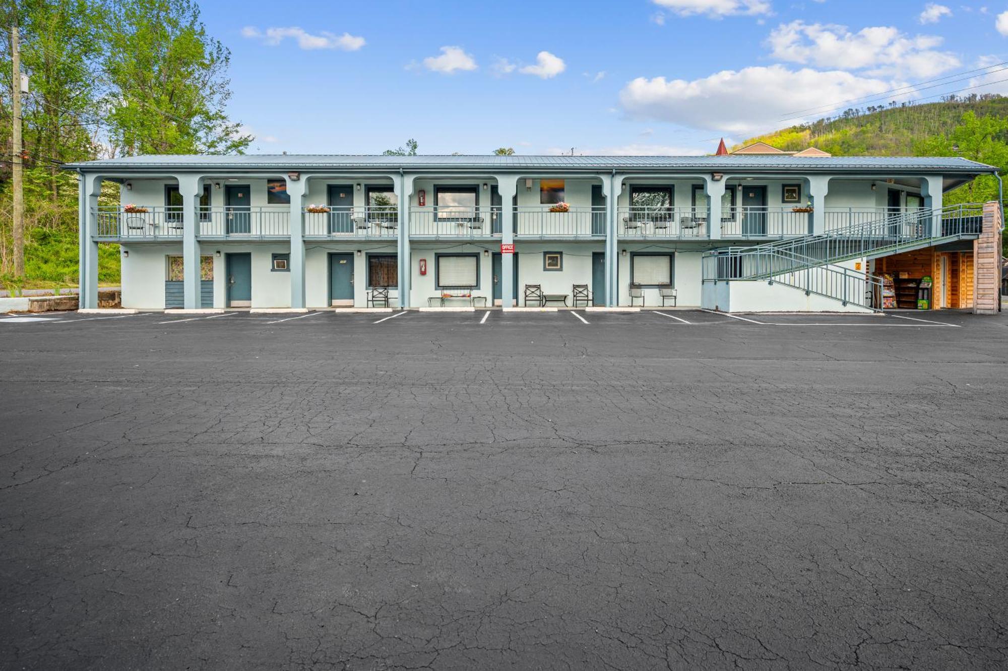 Country Town N' Suites Гатлинбург Экстерьер фото