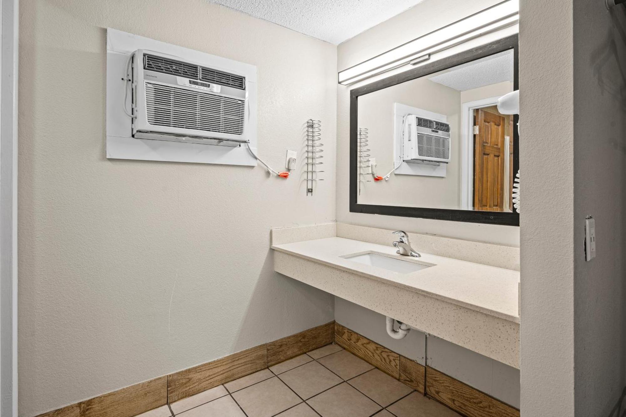 Country Town N' Suites Гатлинбург Экстерьер фото